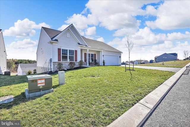 606 LILLIANA DR, Lebanon, PA 17046