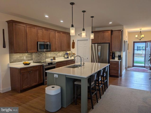 606 LILLIANA DR, Lebanon, PA 17046