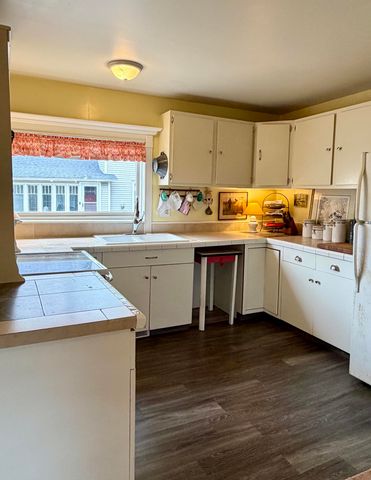 537 W Main Street, Fennville, MI 49408