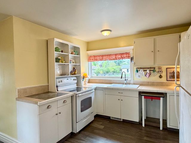 537 W Main Street, Fennville, MI 49408