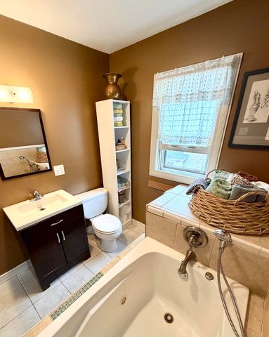 537 W Main Street, Fennville, MI 49408