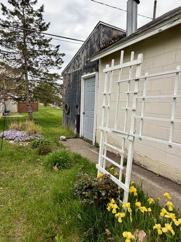 537 W Main Street, Fennville, MI 49408