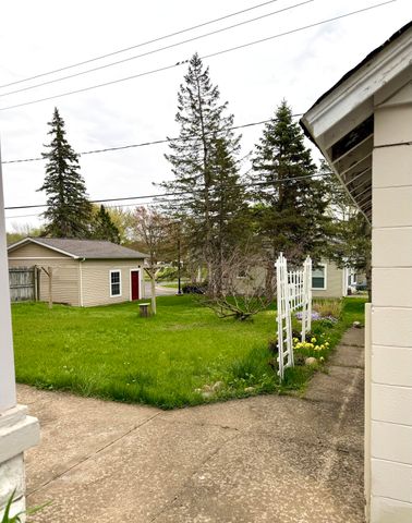 537 W Main Street, Fennville, MI 49408
