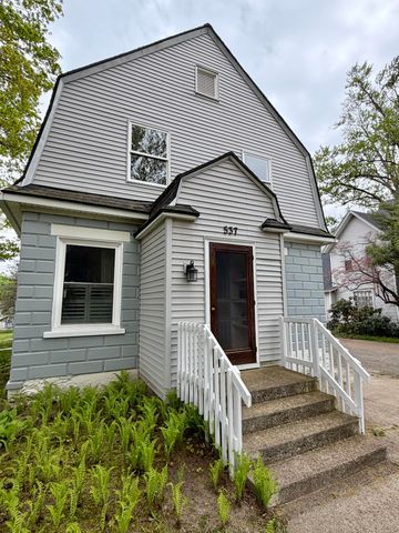 537 W Main Street, Fennville, MI 49408
