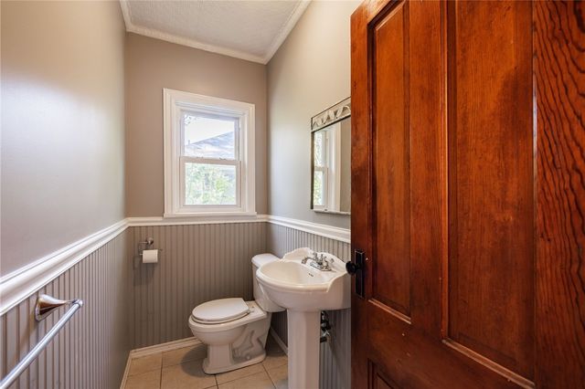 117 North Lincoln Road, East Rochester, NY 14445