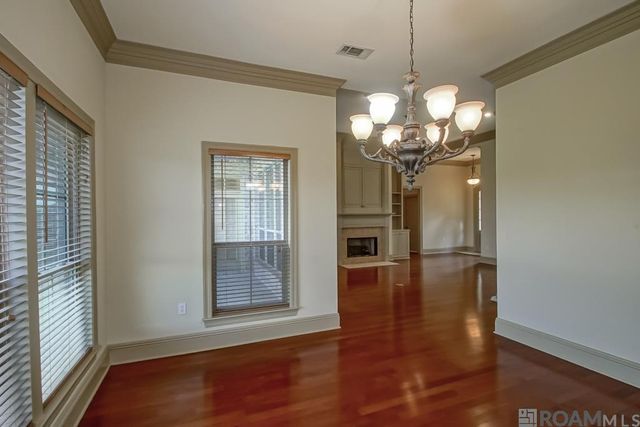 8602 Foxfield Dr, Baton Rouge, LA 70809