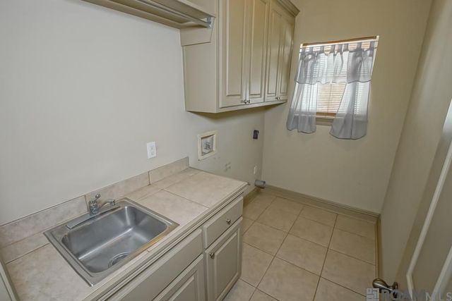 8602 Foxfield Dr, Baton Rouge, LA 70809