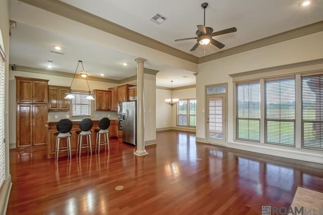 8602 Foxfield Dr, Baton Rouge, LA 70809