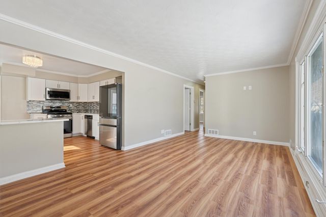 761 Bartelmy Lane N, Maplewood, MN 55119