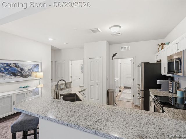 21936 Andover Drive, Macomb, MI 48042