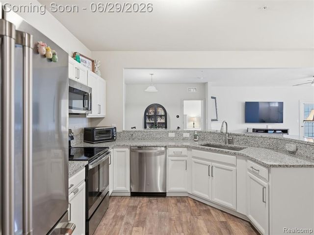 21936 Andover Drive, Macomb, MI 48042
