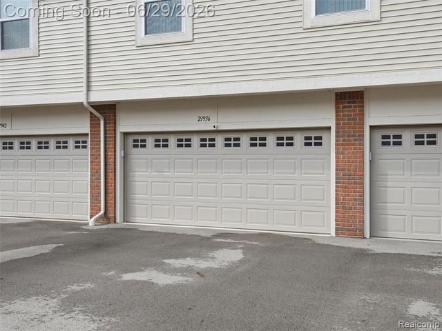 21936 Andover Drive, Macomb, MI 48042