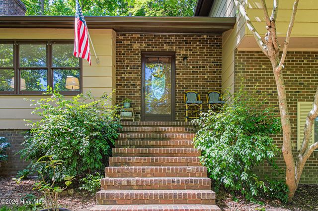 1832 Travis Lane, Burlington, NC 27217