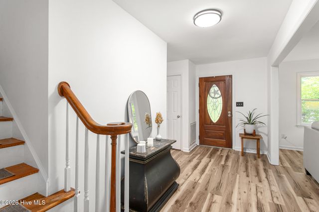 1832 Travis Lane, Burlington, NC 27217