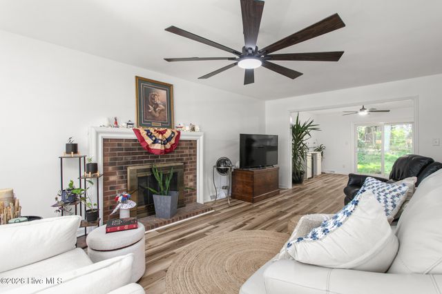 1832 Travis Lane, Burlington, NC 27217