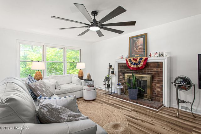 1832 Travis Lane, Burlington, NC 27217