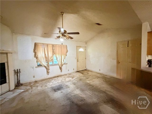 395 Lemans Dr, Bloomingdale, GA 31302