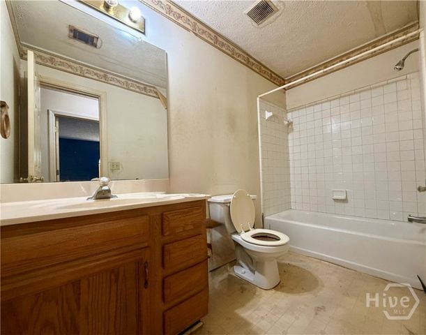 395 Lemans Dr, Bloomingdale, GA 31302