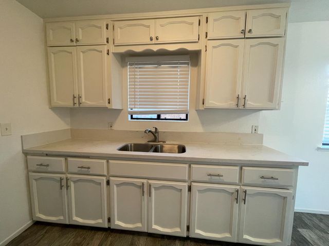 2626 W Garland Avenue, Fresno, CA 93705