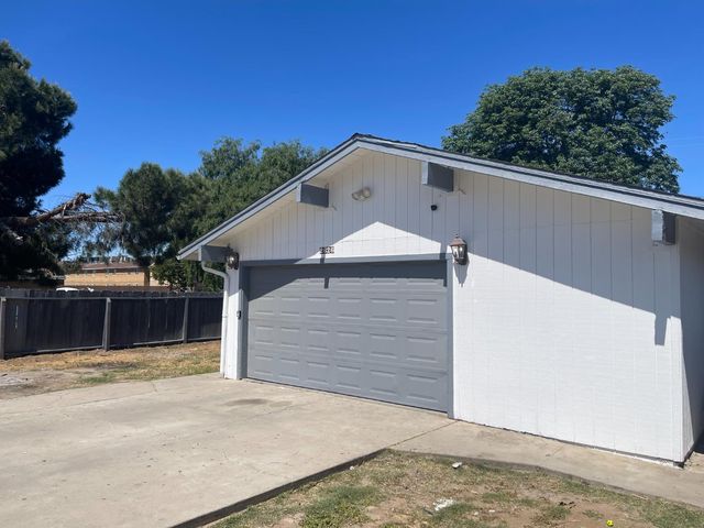 2626 W Garland Avenue, Fresno, CA 93705