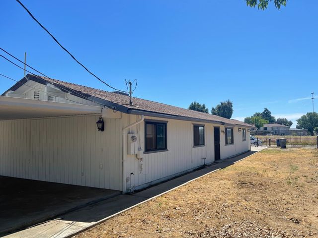 2626 W Garland Avenue, Fresno, CA 93705