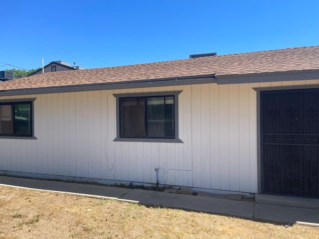 2626 W Garland Avenue, Fresno, CA 93705
