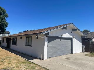 2626 W Garland Avenue, Fresno, CA 93705