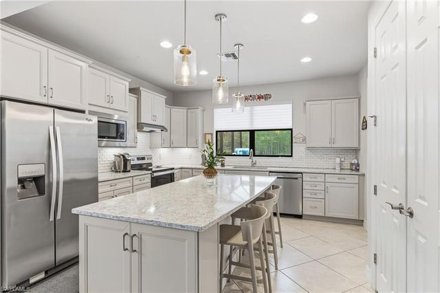 10947 Glenhurst ST, Fort Myers, FL 33913
