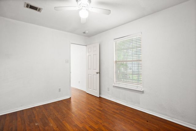 2610 E 3rd ST B, Austin, TX 78702