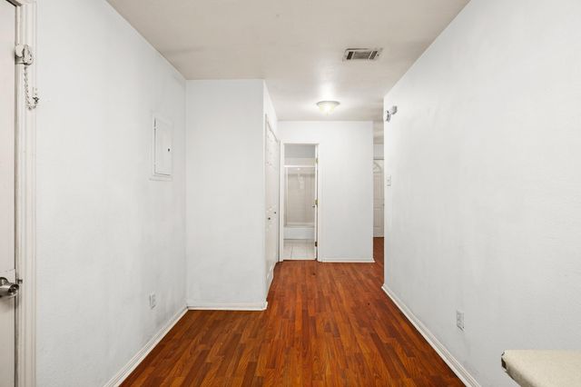 2610 E 3rd ST B, Austin, TX 78702