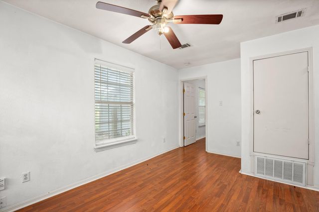 2610 E 3rd ST B, Austin, TX 78702