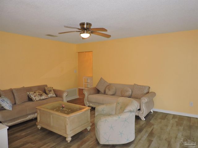 12134 Longwood Dr, Pensacola, FL 32507