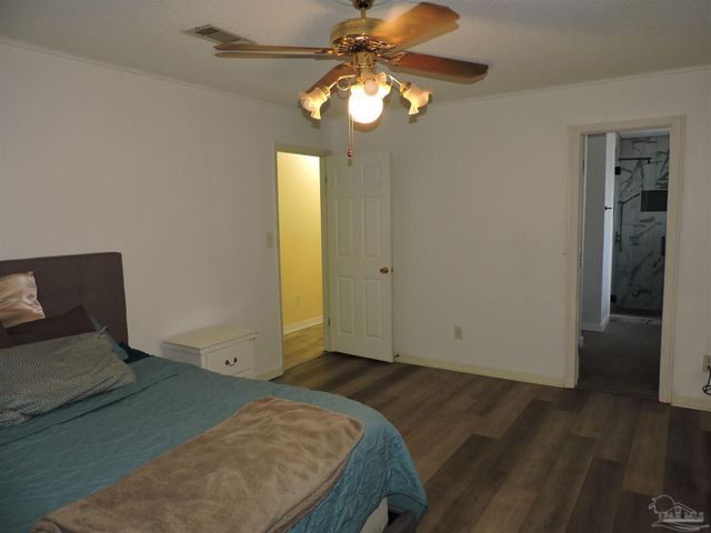 12134 Longwood Dr, Pensacola, FL 32507