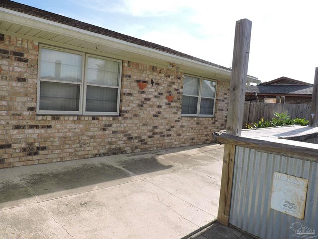 12134 Longwood Dr, Pensacola, FL 32507