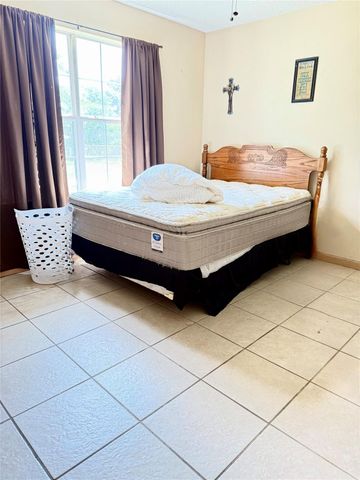 2203 Post Oak RD, Rockdale, TX 76567