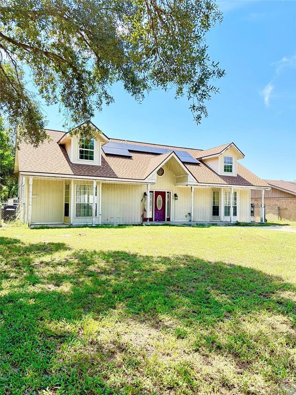 2203 Post Oak RD, Rockdale, TX 76567