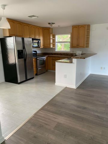 121 S Oak Street, Lantana, FL 33462