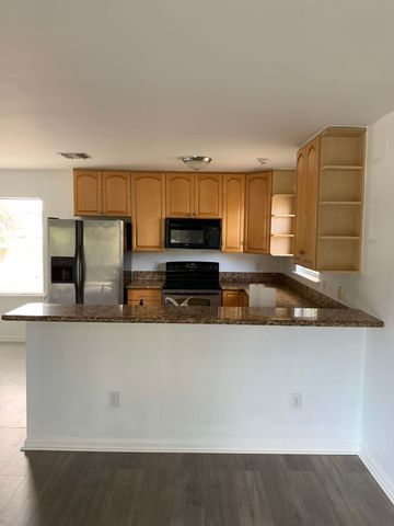 121 S Oak Street, Lantana, FL 33462