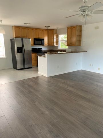 121 S Oak Street, Lantana, FL 33462