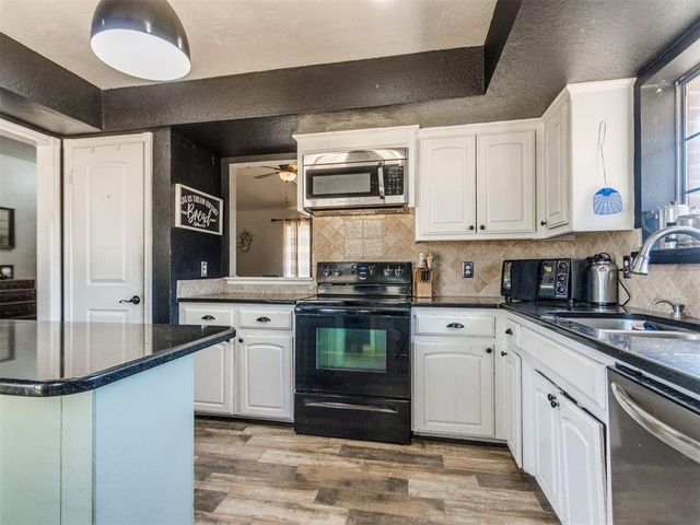 251 S Carolyn Drive, Choctaw, OK 73020