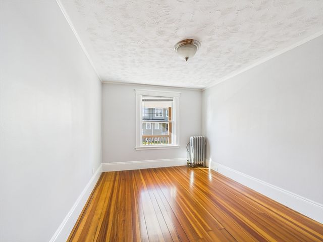 6 Hancock St 1, Salem, MA 01970