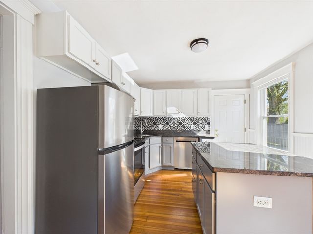 6 Hancock St 1, Salem, MA 01970