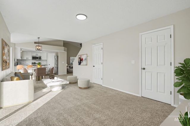 417 S Valley Dr, Nampa, ID 83686