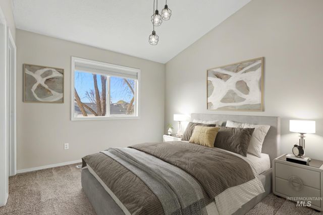 417 S Valley Dr, Nampa, ID 83686