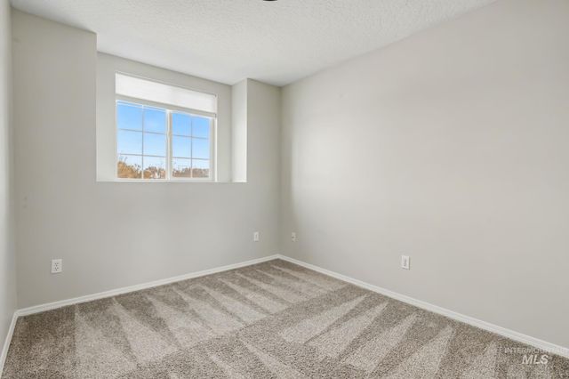 417 S Valley Dr, Nampa, ID 83686