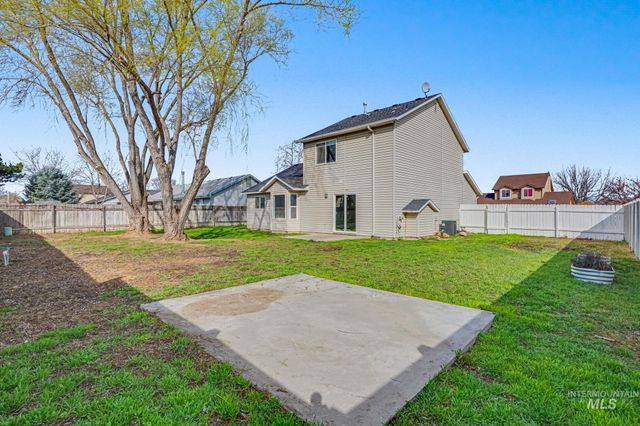 417 S Valley Dr, Nampa, ID 83686