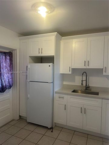 2300 Park Ln 316, Hollywood, FL 33021