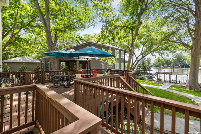 157 LAKE BND, Mcqueeney, TX 78123