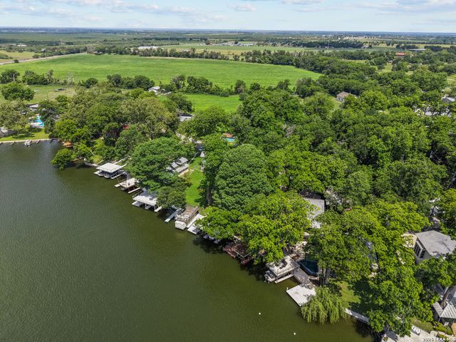 157 LAKE BND, Mcqueeney, TX 78123