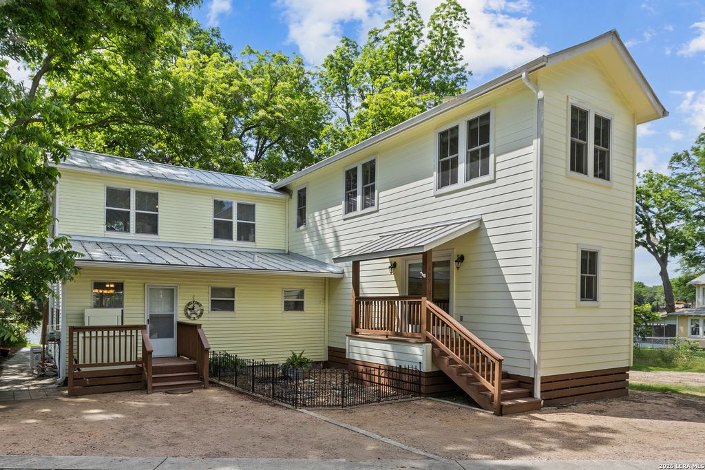 157 LAKE BND, Mcqueeney, TX 78123